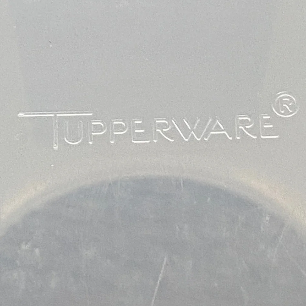 Vintage Tupperware Oval Container Set 2 Brown Lid 4-3/4 Cups 1.1 Liters‎ Storage